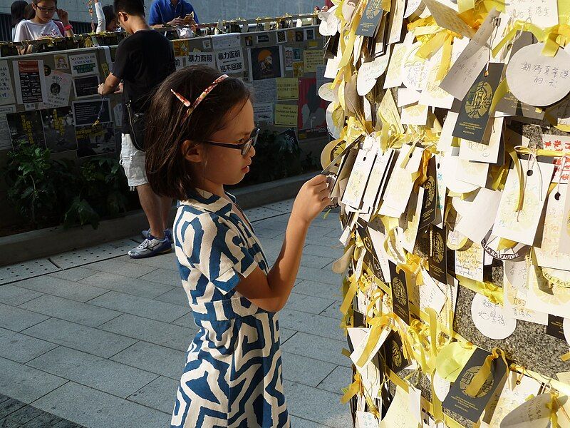 File:Umbrella message board.JPG