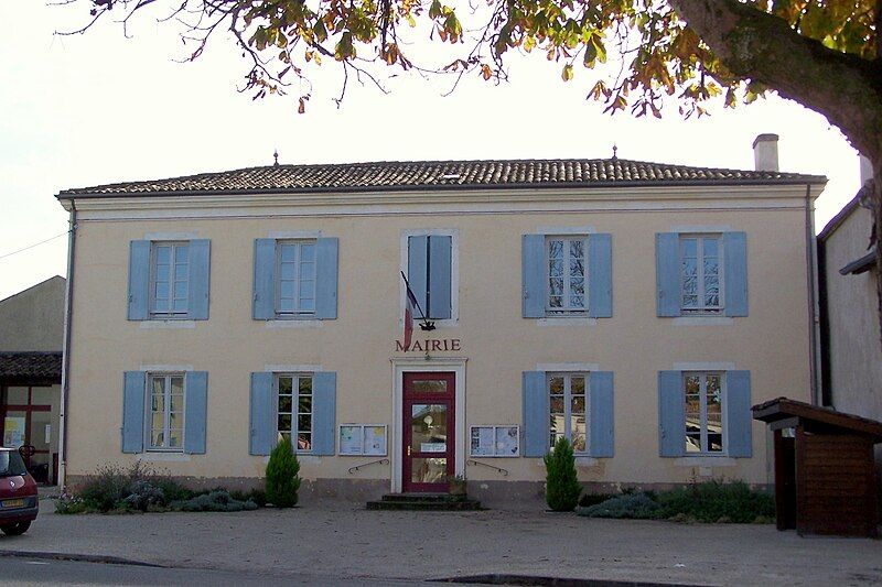 File:Uzeste Mairie.jpg