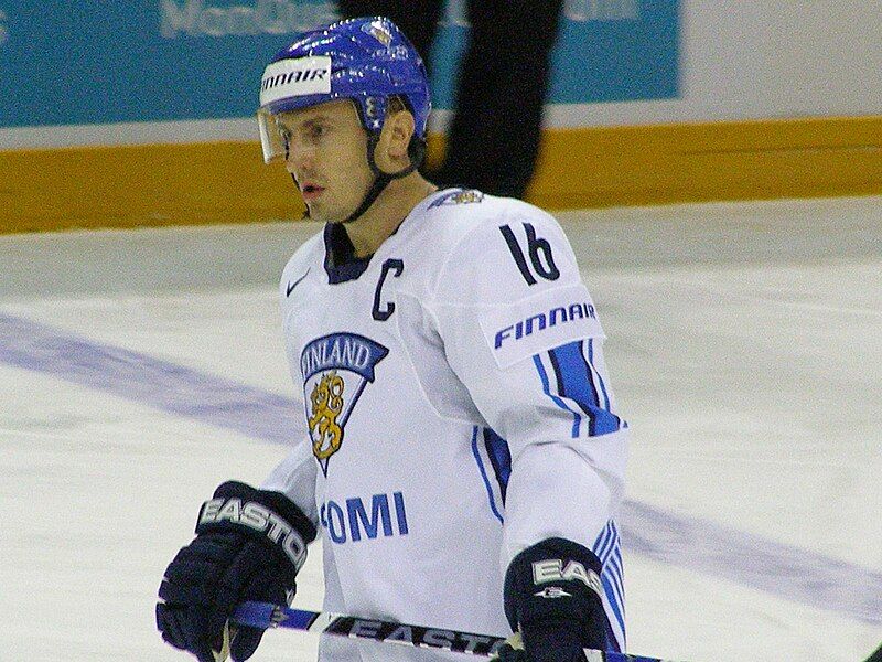 File:VillePeltonen2008IIHF.jpg