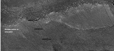 Crossing joints, as seen by HiRISE under HiWish program