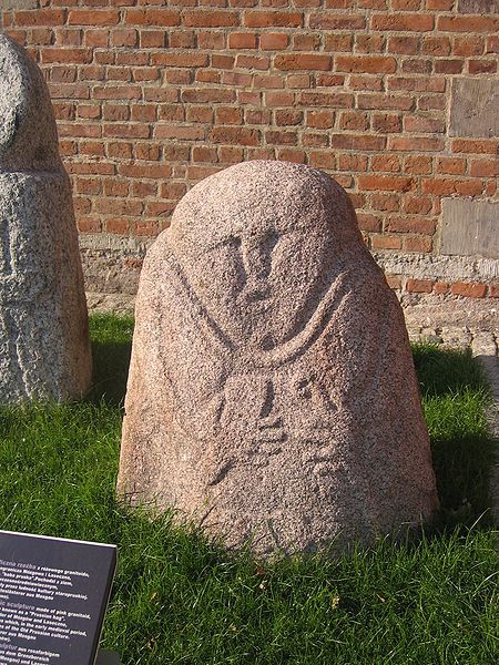 File:Baba pruska Mozgowo.jpg