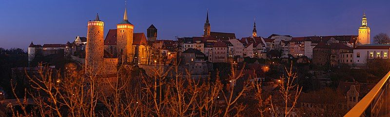 File:Bautzen-pano-night-gp.jpg