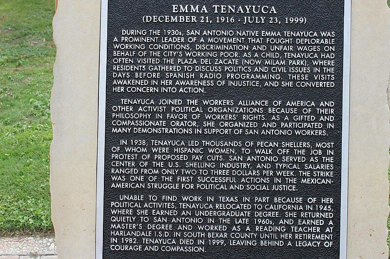 File:Emma-tenayuca2013-1.jpg