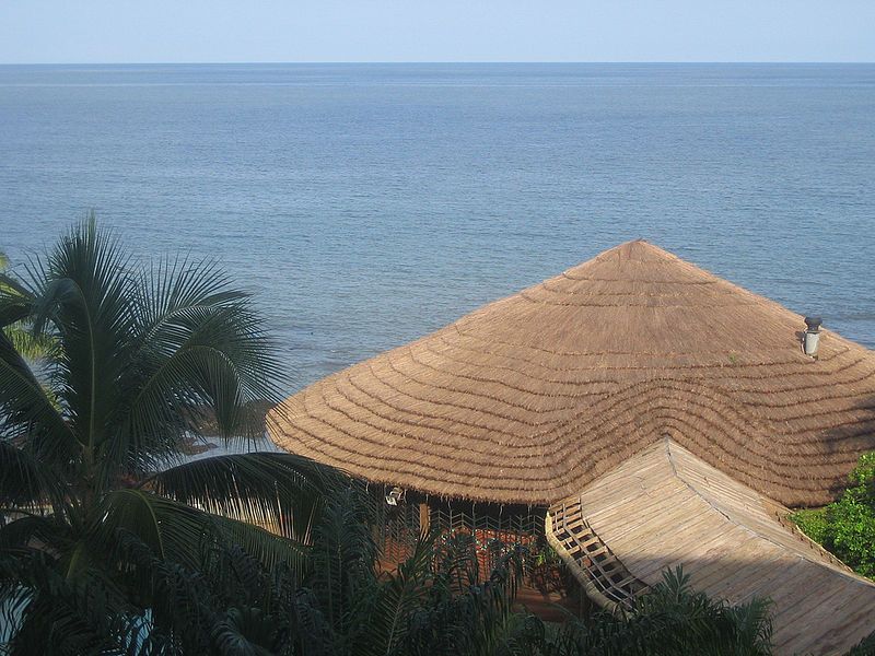 File:Hotel Camayenne Conakry2.jpg