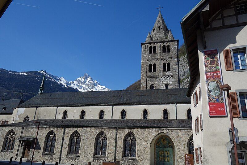 File:Kirche Abtei Saint-Maurice.jpg