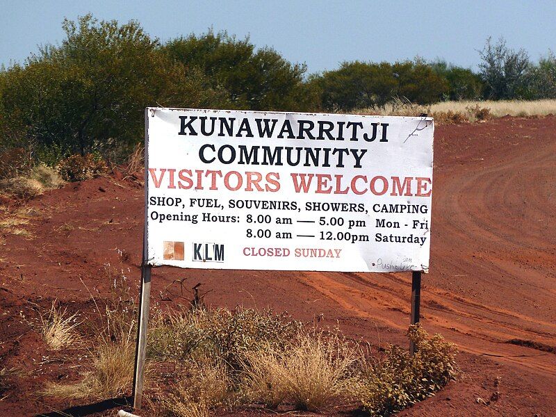 File:Kunawarritji sign 175-2011.jpg