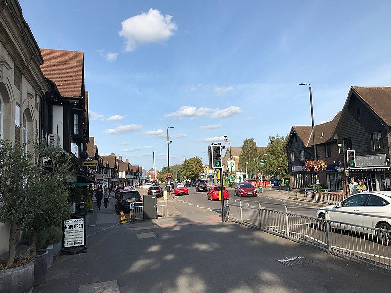 File:Locksbottom shops.jpg