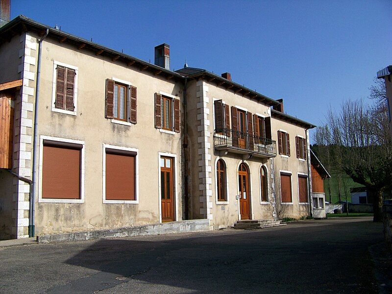 File:Mairie Lantenay.JPG