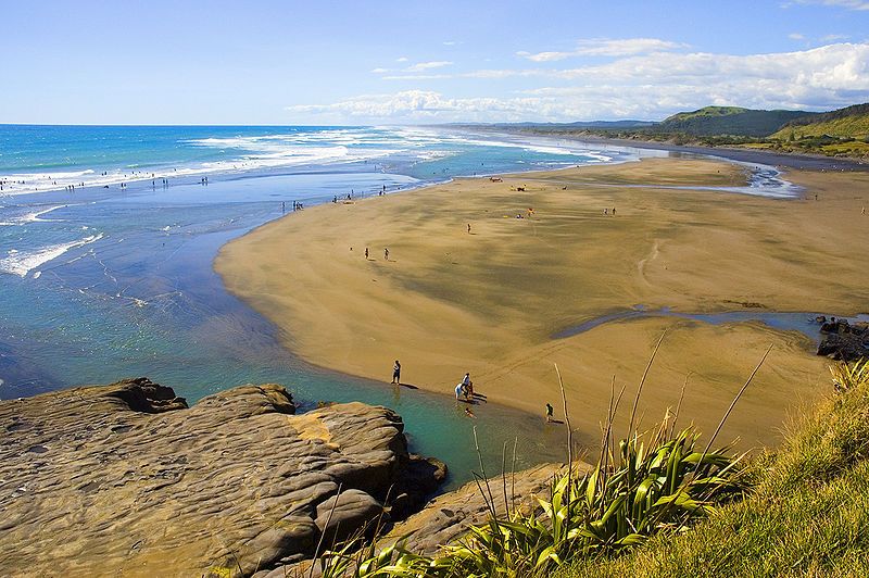 File:Muriwai Beach 02.jpg