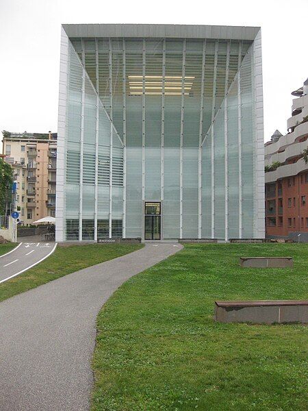 File:Museion (Bolzano) 2..JPG