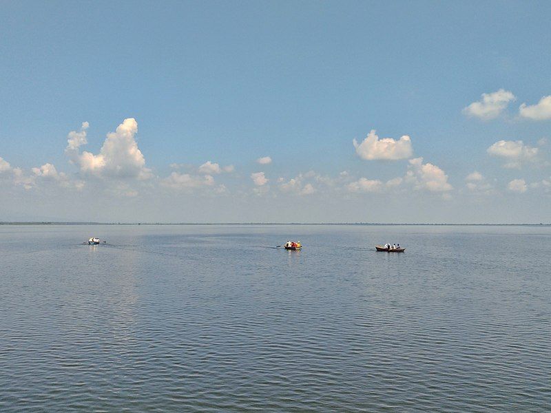 File:Nanak Sagar Lake.jpg