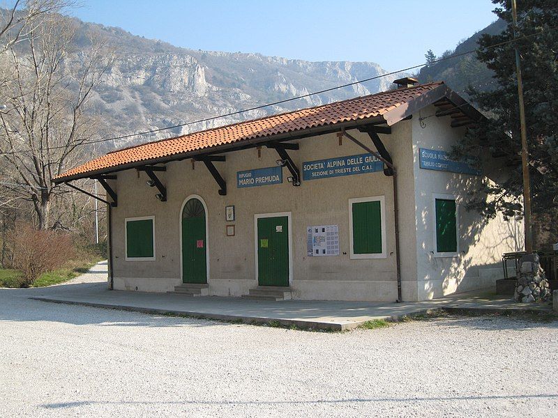 File:Rifugio Premuda 1.jpg