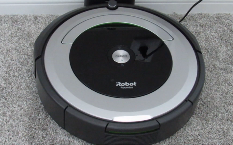 File:Roomba 690.png