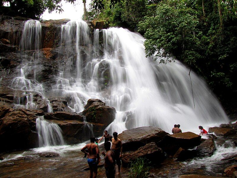 File:Srimane Falls, Sringeri.jpg