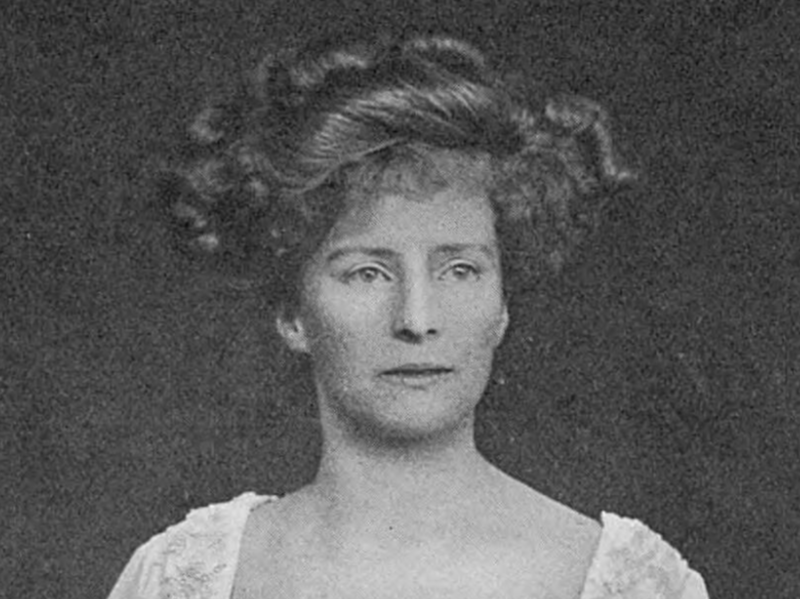 File:Winifred Graham.png