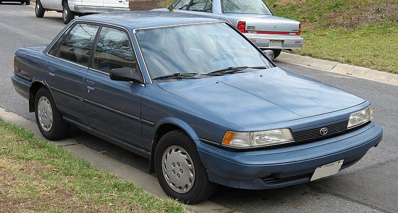 File:1991-Toyota-Camry-DX.jpg