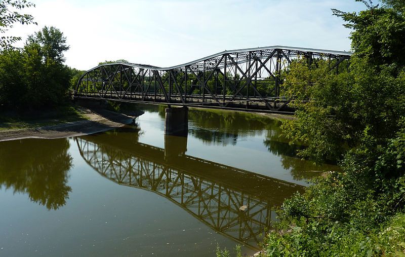 File:2009-0805-MN-StPeter-BroadwayBridge.jpg