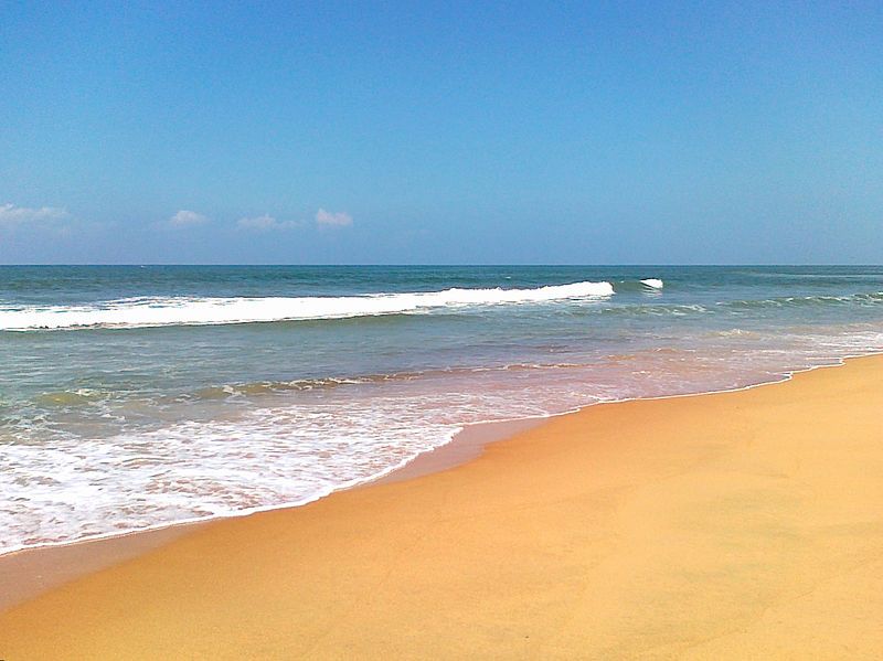 File:Candolim Beach Goa.jpg