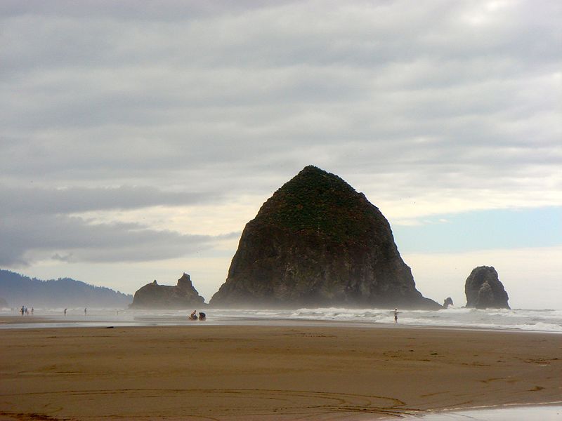 File:Cannon Beach 02357.jpg