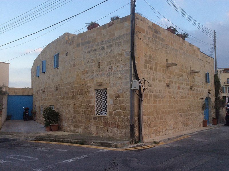 File:Cisju Farmhouse..Naxxar.jpeg