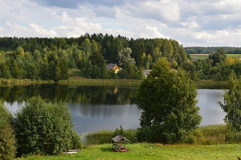 File:Kahrila järv 01.JPG