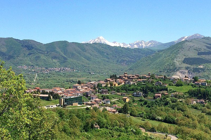 File:Montereale (panorama).jpg