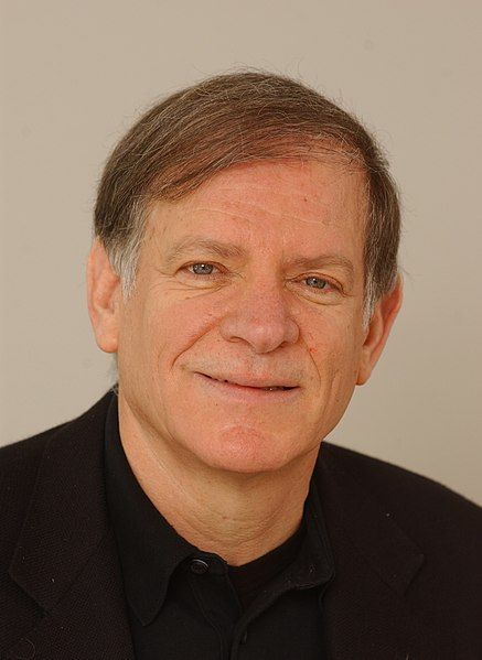 File:Moshe Yanai-2010.jpg