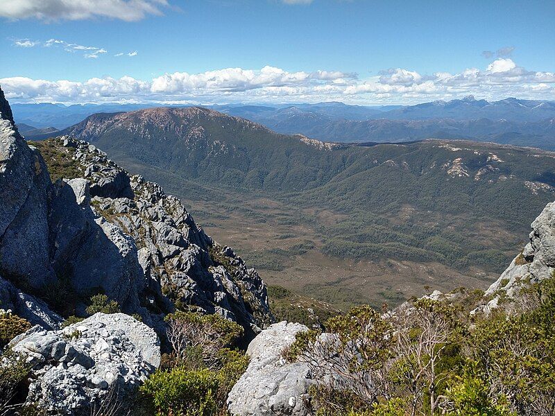 File:Mt Darwin (Tasmania).jpg