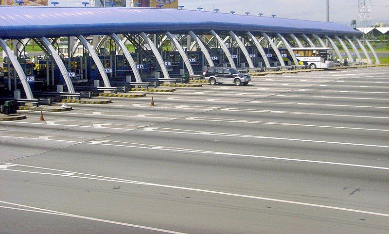 File:NLEx Bocaue Barrier.JPG