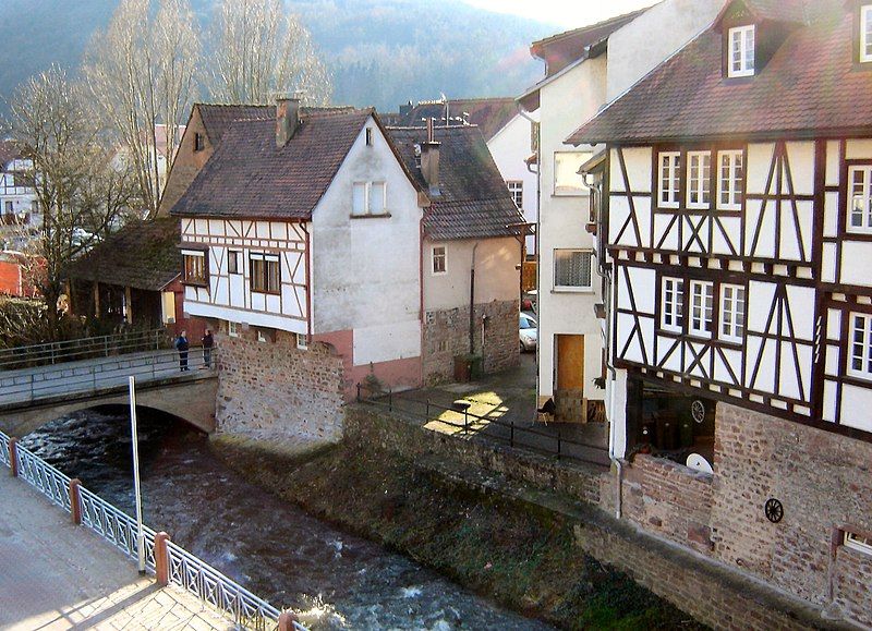 File:Neckarsteinach Altstadt.JPG