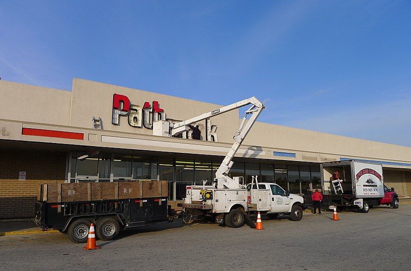 File:Pathmark-Closing.jpg