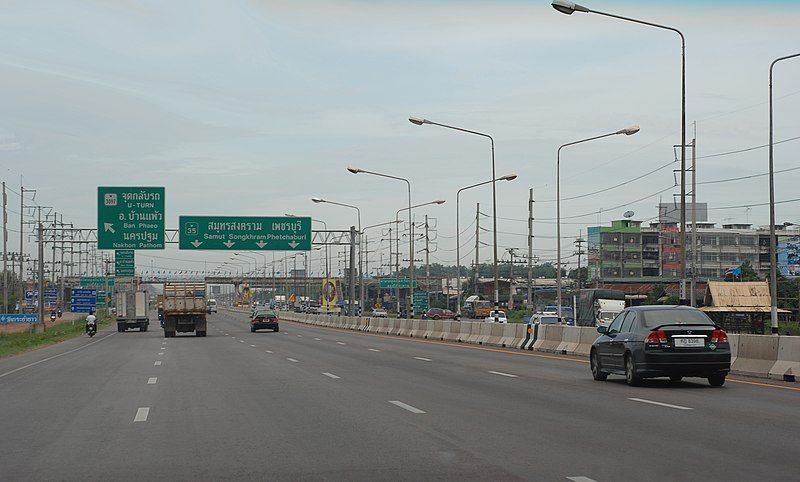 File:Rama II road.jpg