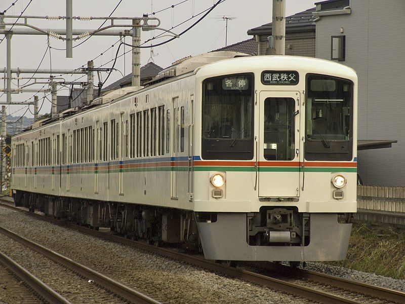 File:Seibu-railway-4000-20090824.jpg