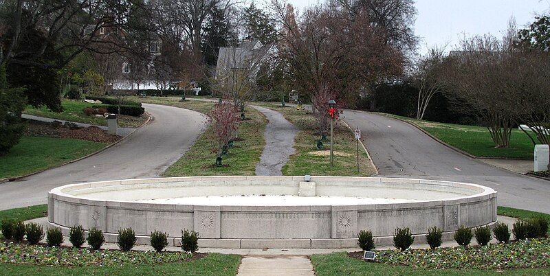 File:Sunhouse-fountain-sequoyah-hills-tn1.jpg