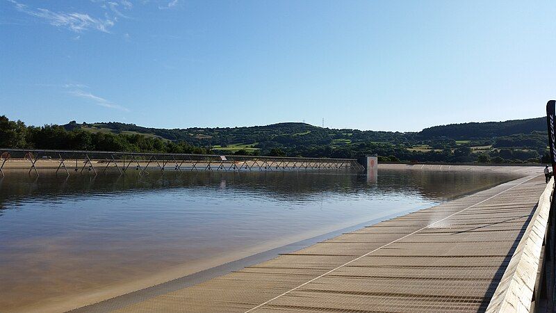 File:Surfsnowdonia-east.jpg