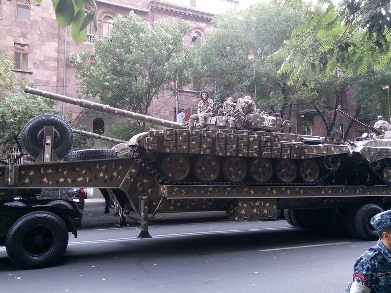 File:T-72B.jpg