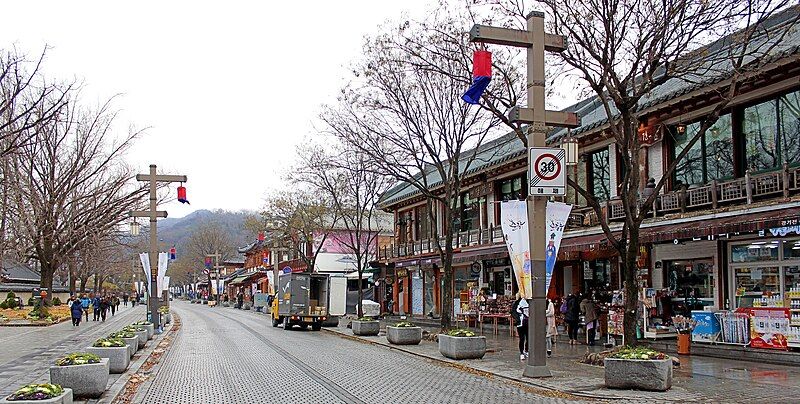 File:Taejo-ro.jpg