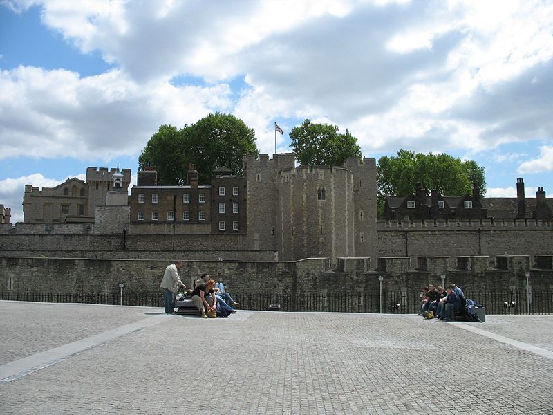 File:Tower Hill, 2006.jpg