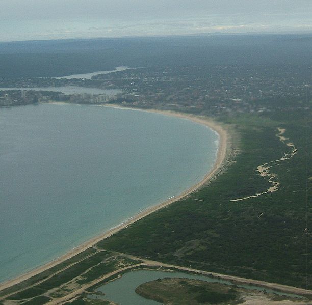 File:Wanda Beach.jpg