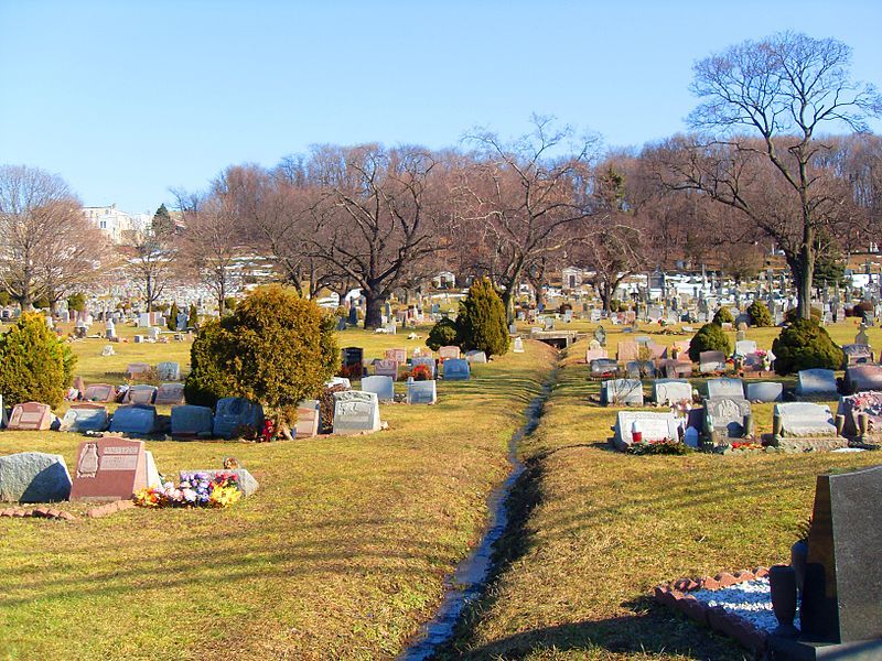 File:WeehawkenCemetery.JPG