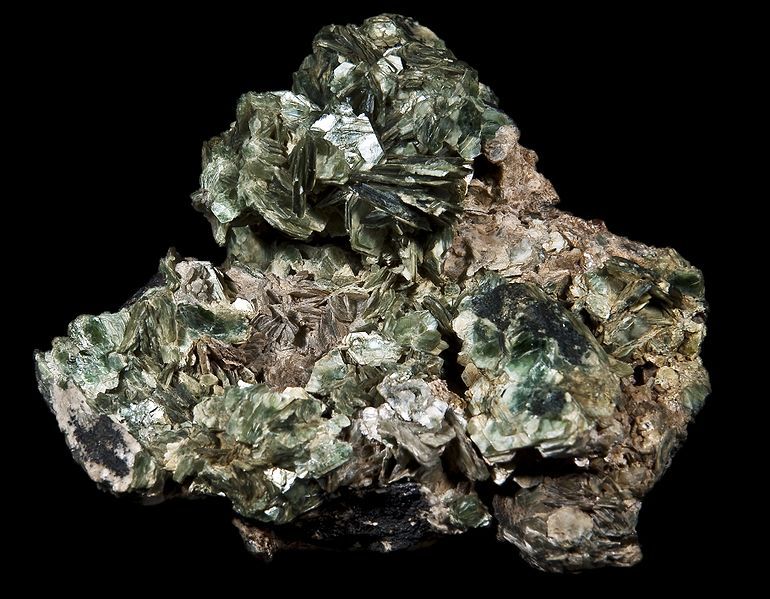 File:Zinnwaldite2.jpg