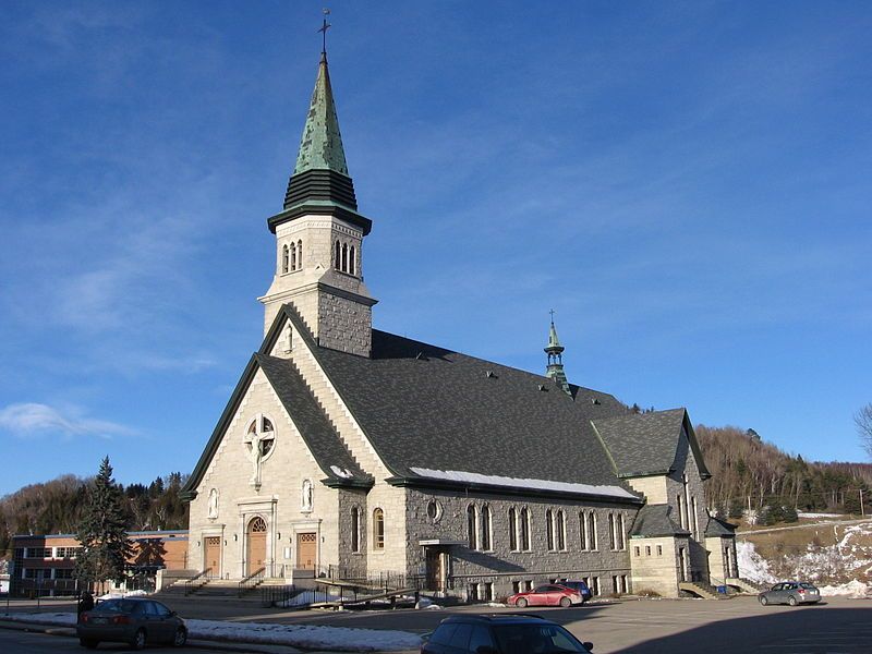 File:Église La Malbaie.jpg