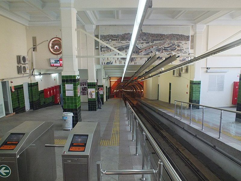 File:Beyoglu Tünel station.jpg