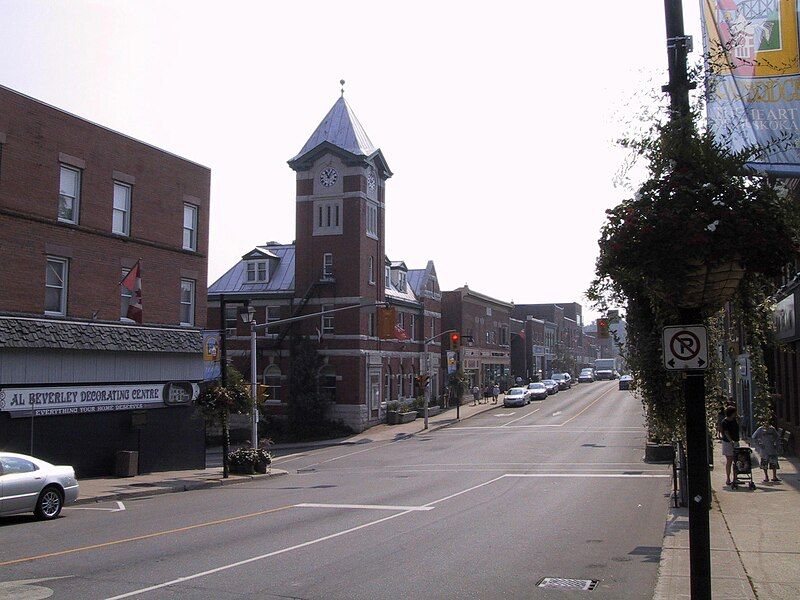 File:Bracebridge, Ontario-Manitoba Street.jpg