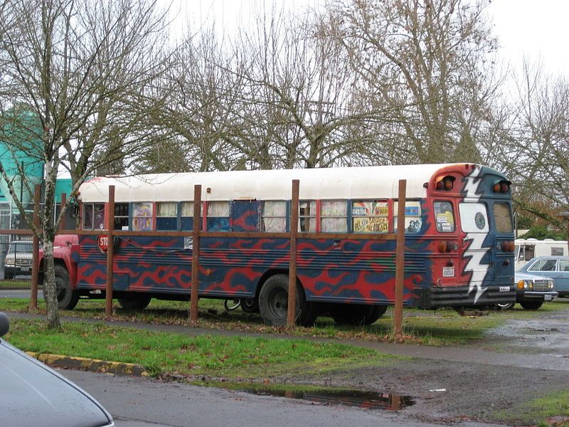 File:Deadhead bus.jpg