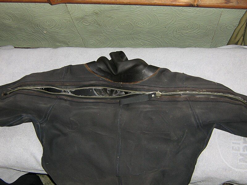 File:Dry suit shoulder-entry.jpg