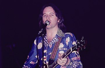 Eric-Stewart 1976.jpg