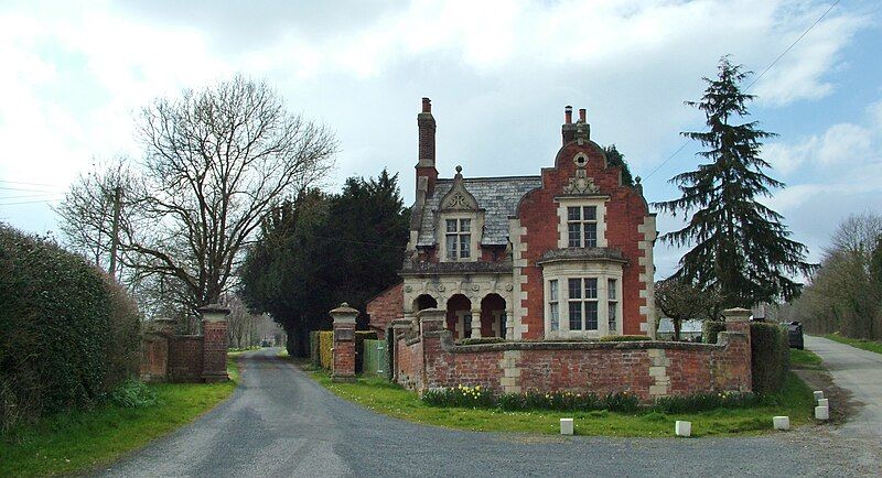 File:Ferney Lodge, Onibury.jpg