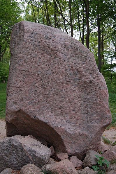 File:Glavendrup stone 01.JPG