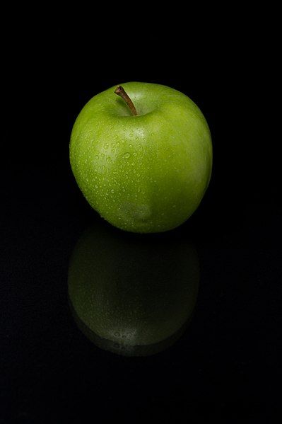 File:Granny-Smith-Apfel, 1710221209, ako.jpg